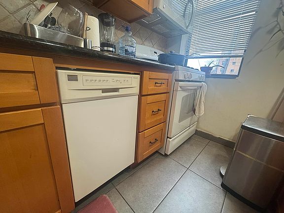 3rd image of 150 Degraw St APT 2R