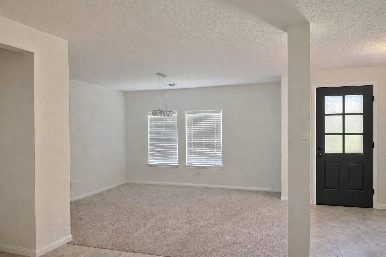 3 bed, 2.5 bath, 2276 sqft, $2,500 — Photo 2
