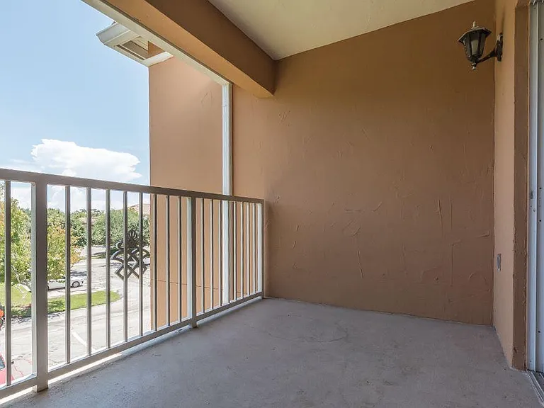 5080 Fairways Cir #G301 — Photo 21
