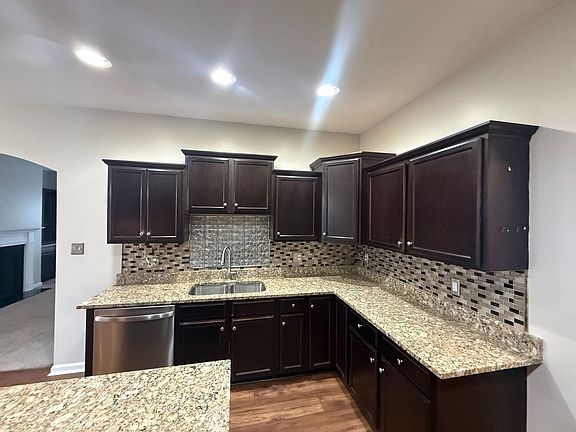 3rd image of 700 Stafford Ln