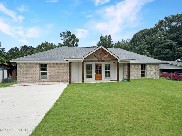 609 Simpson Cir, Mendenhall, MS 39114