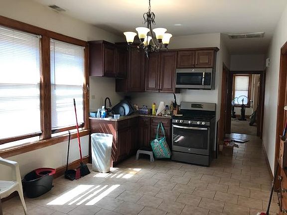 4th image of 4123 S Sacramento Ave #2