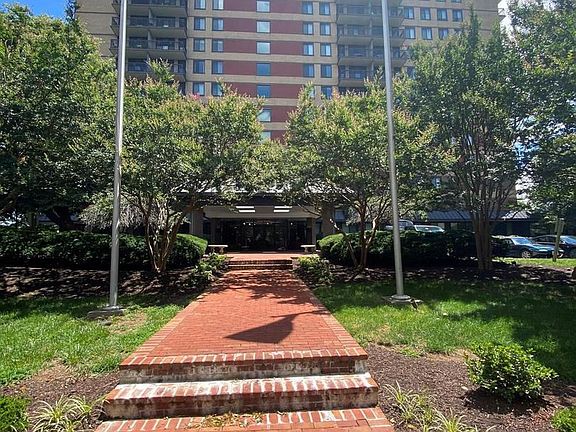 3rd image of 801 N Pitt St APT 220