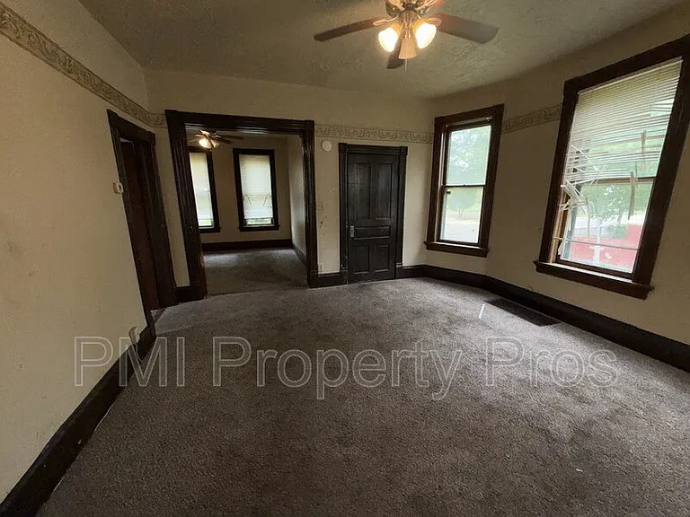 2441 N Dr William Finlayson St — Photo 7