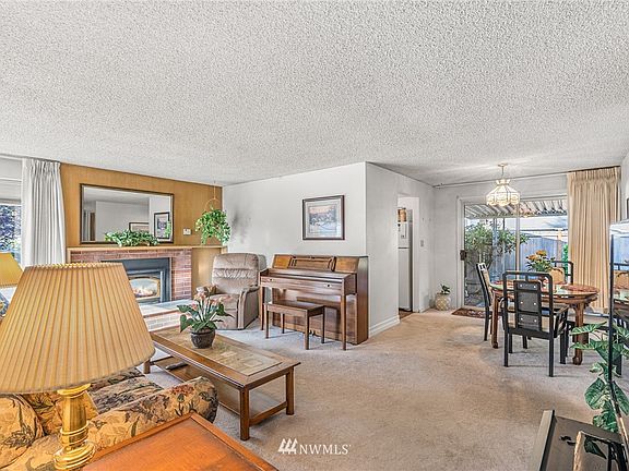 5th image of 16502 NE 5th St