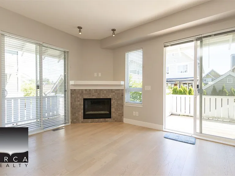 293 Camata St — Photo 11