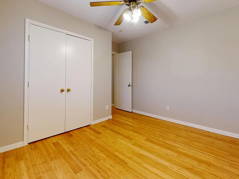 8128 Heritage Place Dr — Photo 12