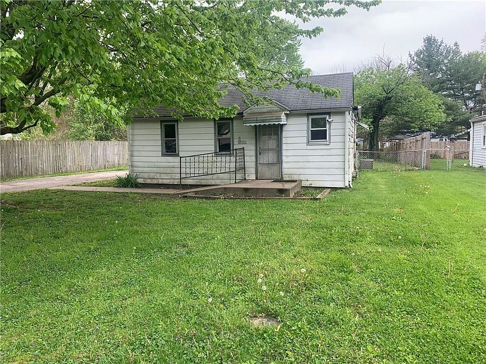 1st image of 1918 S Gladstone Ave