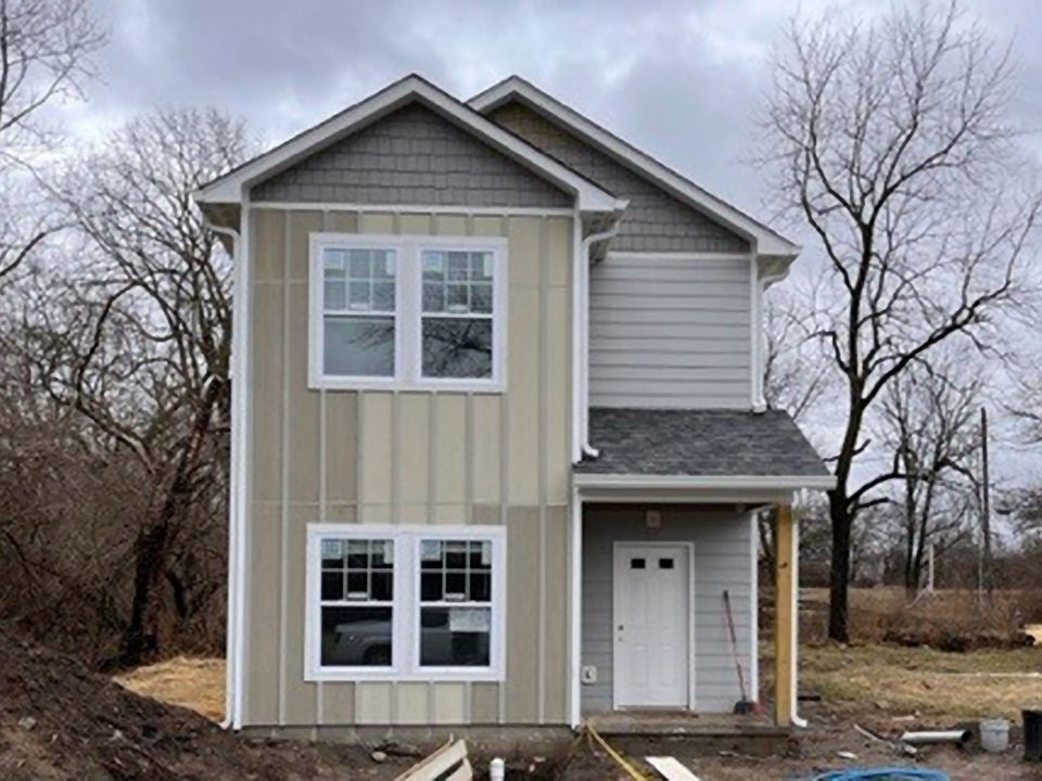 1st image of 1229 Vandeman St
