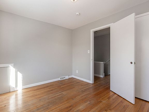 3rd image of 4906 Banbury Ct APT 5F