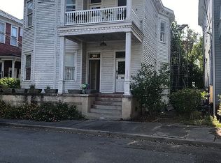 913 Howard St, Savannah, GA 31401