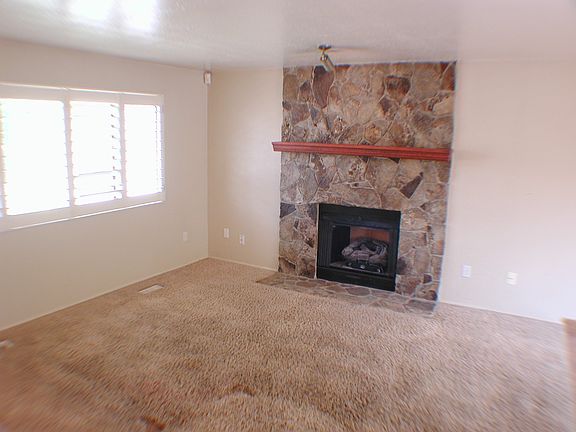 2 Living Room_09292014