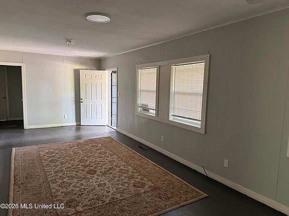4th image of 2533 Paden St