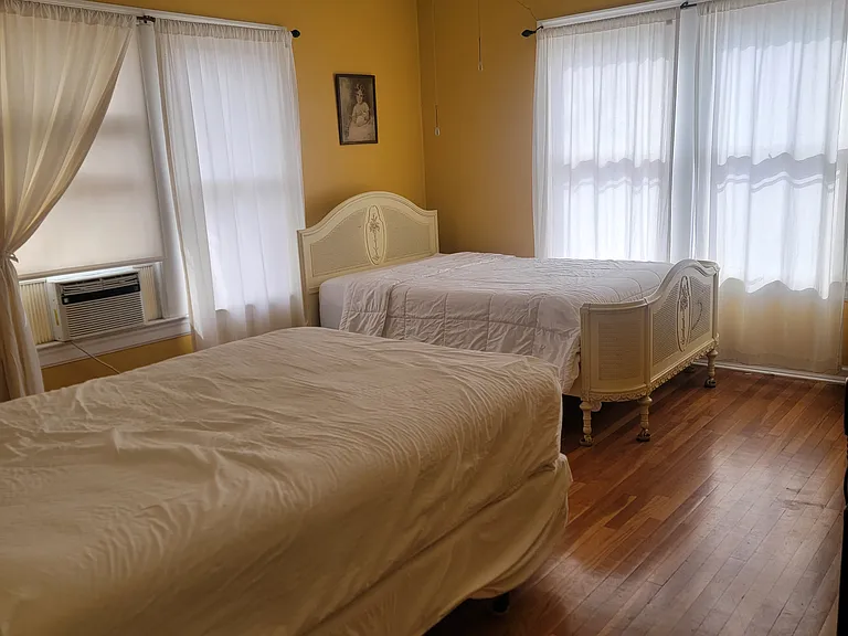 273 E Lullwood Ave — Photo 15