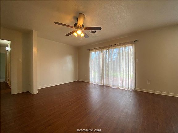3rd image of 1208 Haines Dr