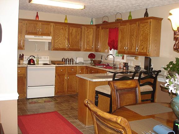 3rd image of 46 Wyndham Way