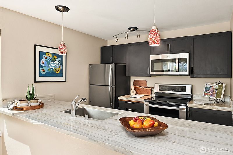 4th image of 10329 Meridian Avenue N #202