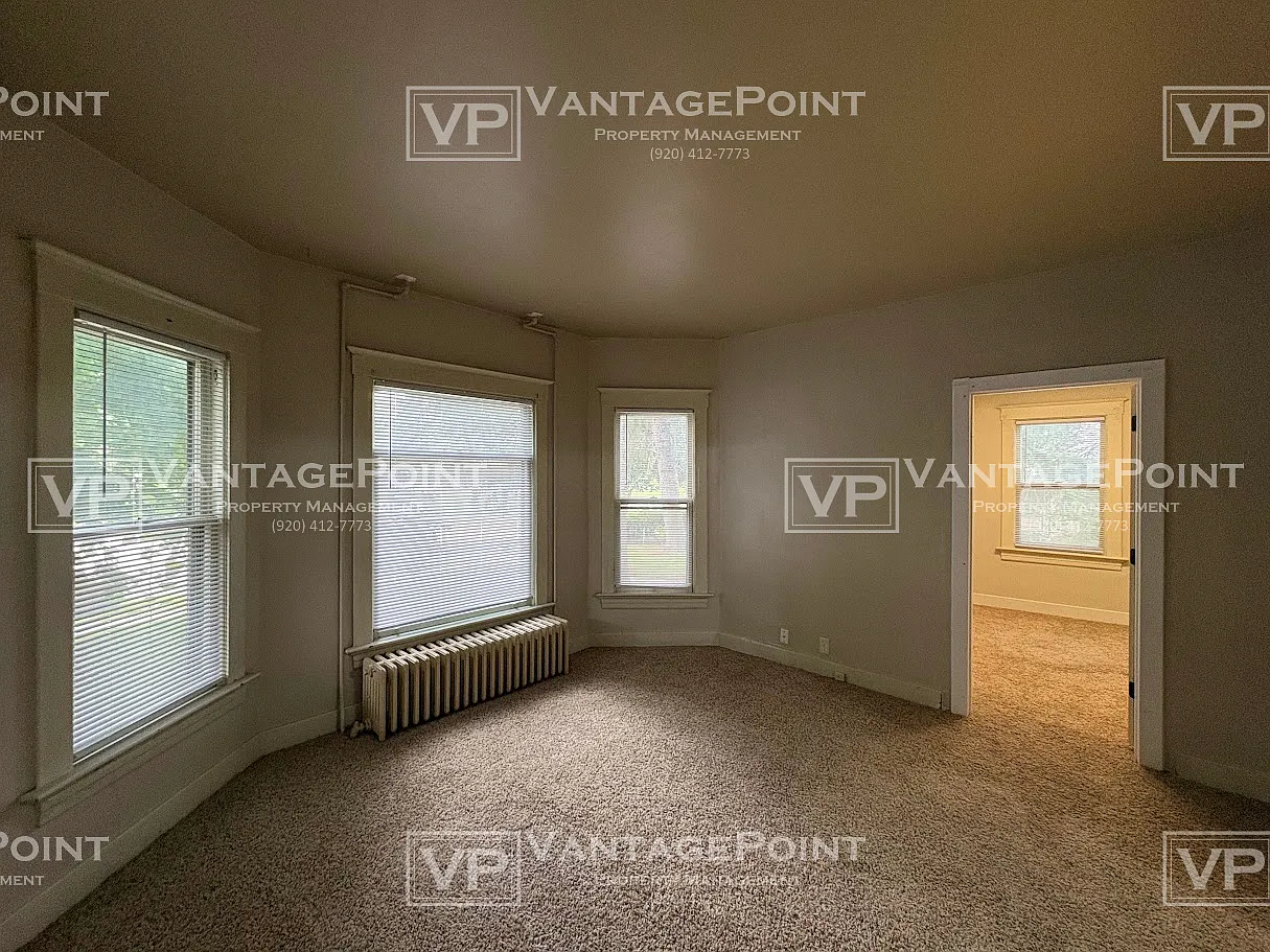 2118 - 2120 Michigan Avenue - OAN - 2118 — Photo 2
