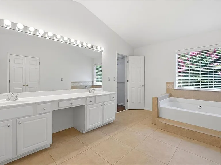 513 Stepney Ct SE — Photo 23