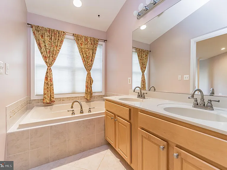 4858 Lee Hollow Pl — Photo 21