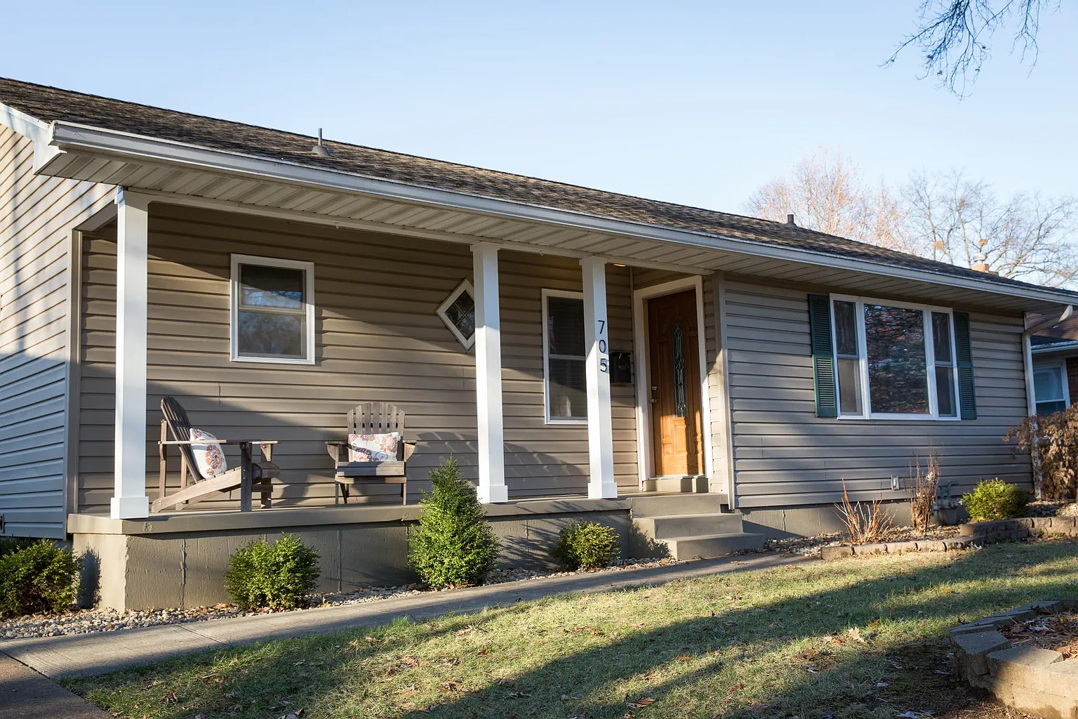 705 Montclaire Ave photo 1