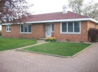 803 E Roxanna Cir, Kankakee, IL 60901