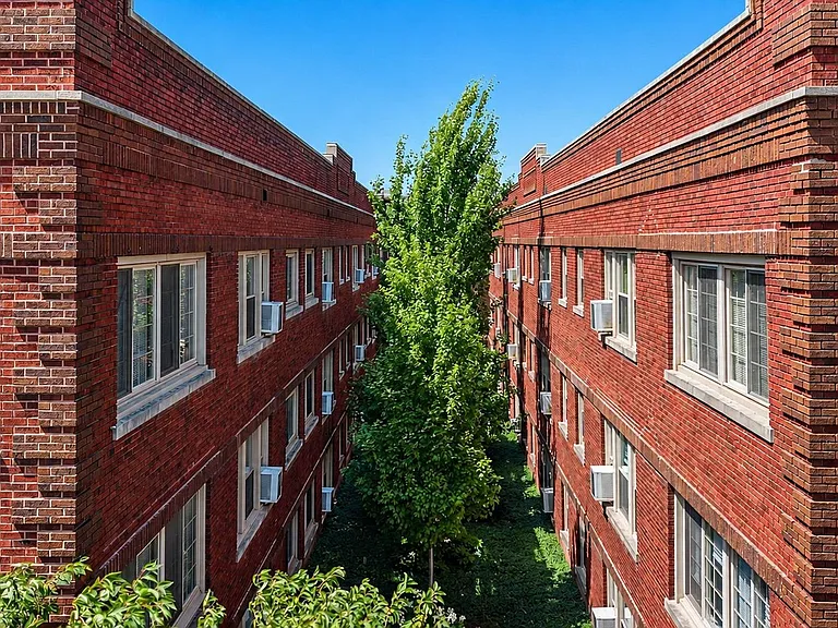 Historic Worthington Manor Apartments — Photo 8