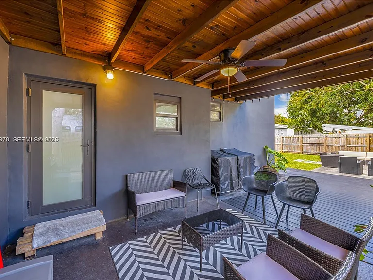 5612 NW 11th Ave — Photo 38