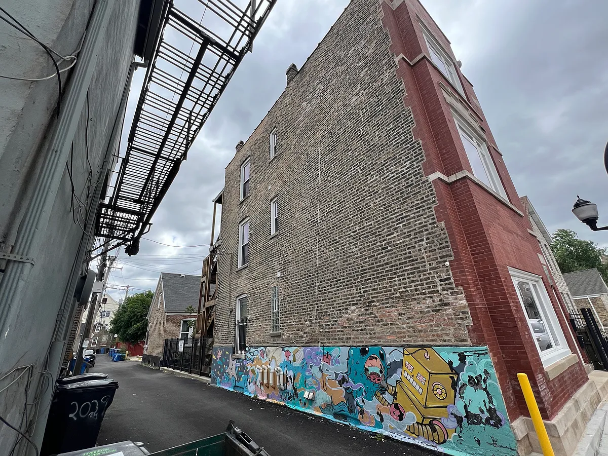 Building Photo - 2313 S Seeley Ave #CH