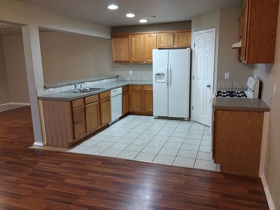 2nd image of 1624 W Teal Ct