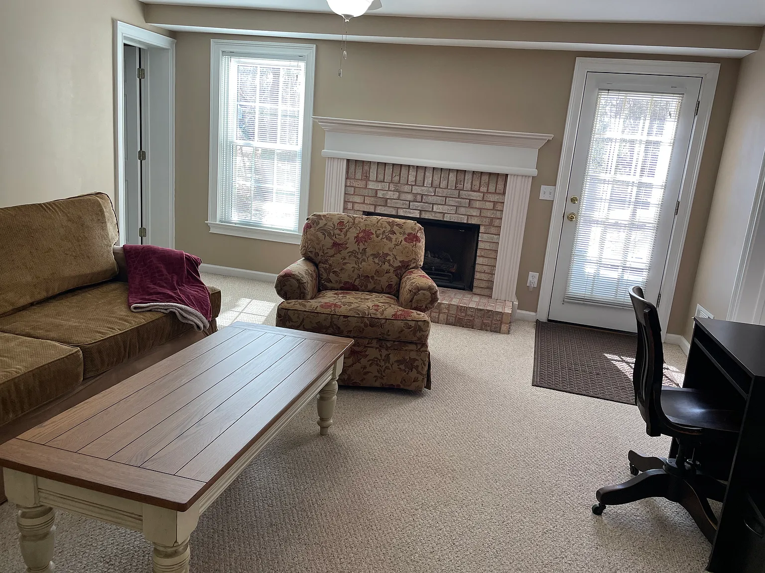 1 bed, 1000 sqft, $1,400 — Photo 3