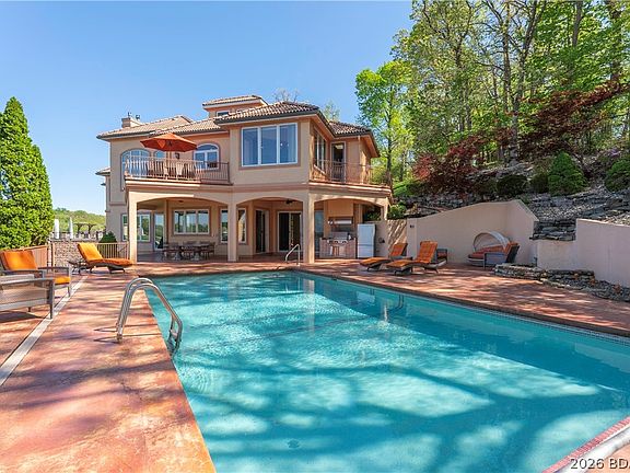 3rd image of 727 Regency Cove Dr