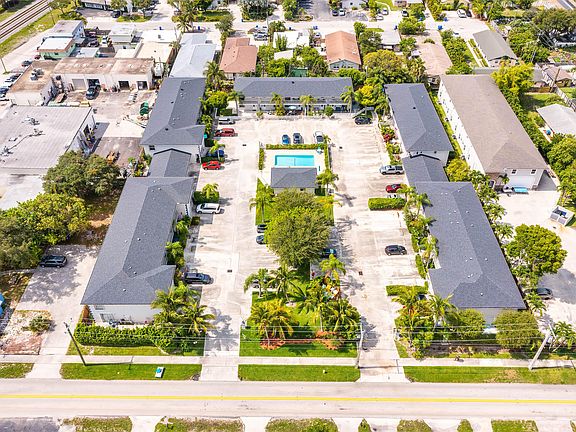 4th image of 328 W Pine Street #24