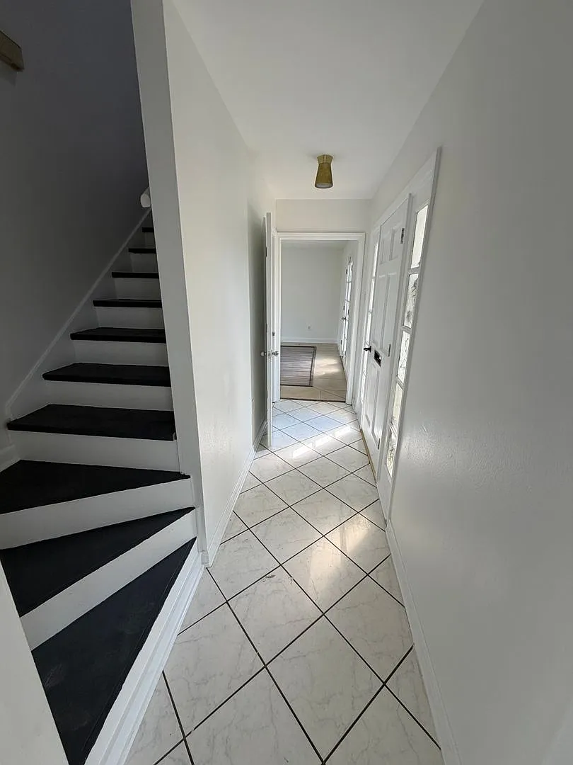 3725-27 N. I-10 Service Road — Photo 3