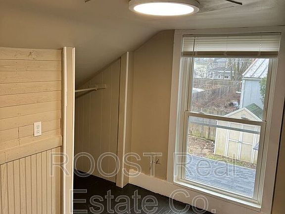 4th image of 527 E Ward St