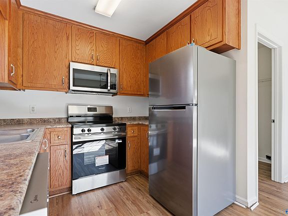 4th image of 104 Bataleur Ct