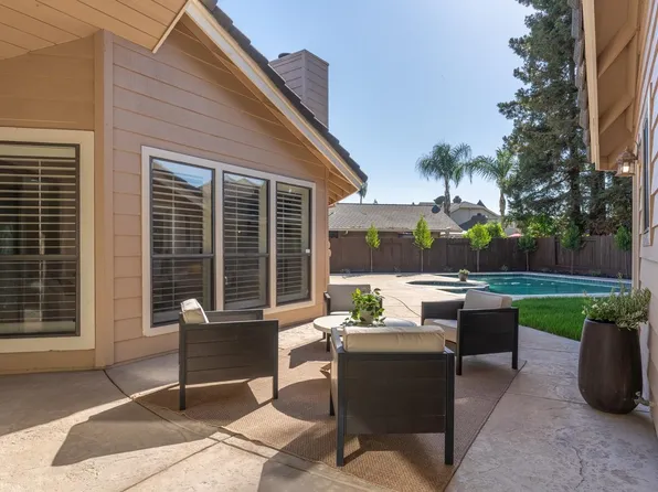 2500 Van Hoeks Cir, Modesto, CA 95356