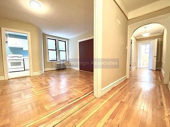 3rd image of 295 Convent Ave APT 27