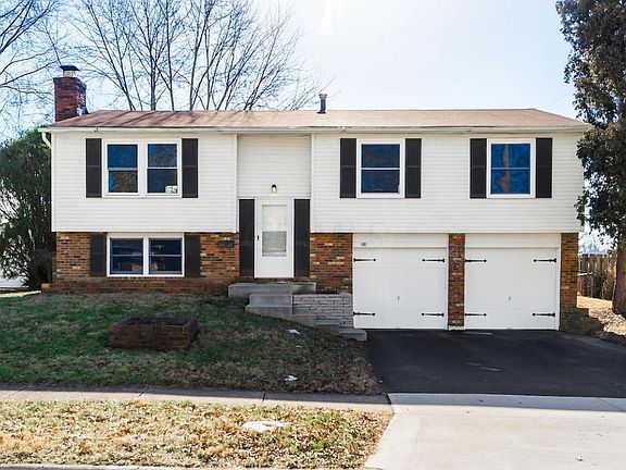 2nd image of 3595 Manila Dr