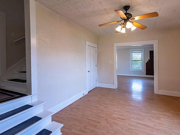 2nd image of 213 Crawford St