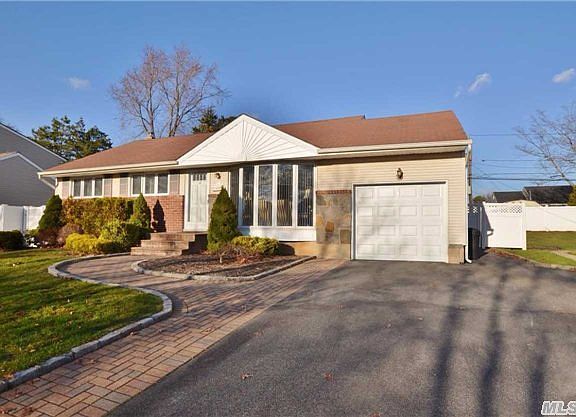 2nd image of 35 Clearwater Dr