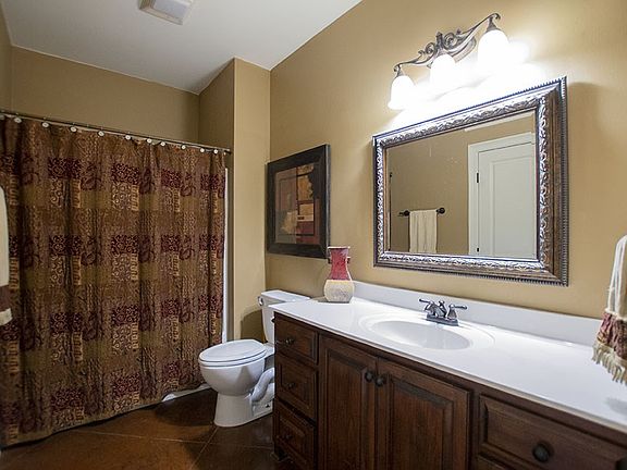 2nd image of 208 Port Royal Way