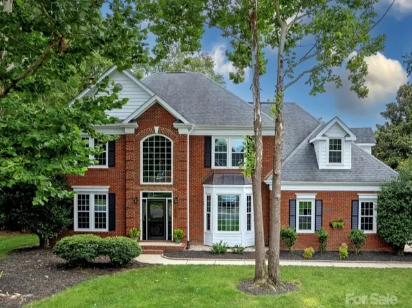 302 Bramwell Pl, Matthews, NC 28105