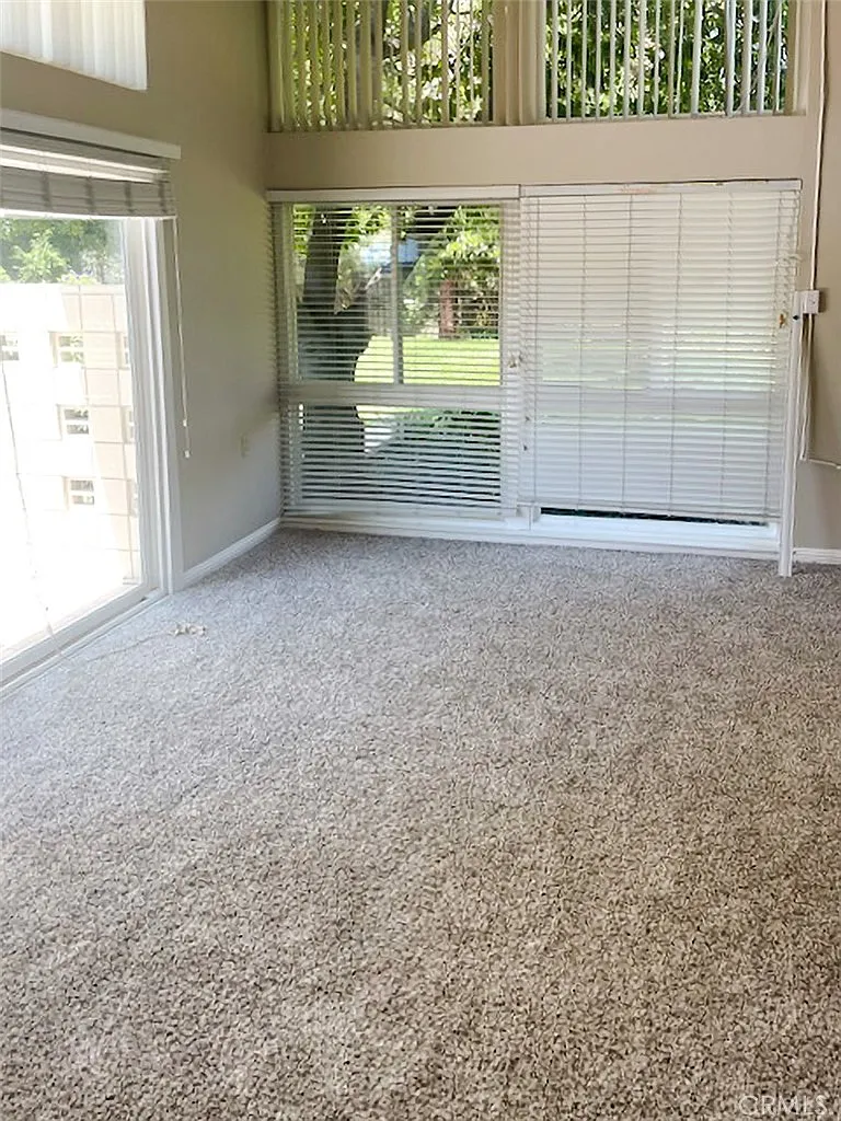 2 bed, 1090 sqft, $3,000 — Photo 3
