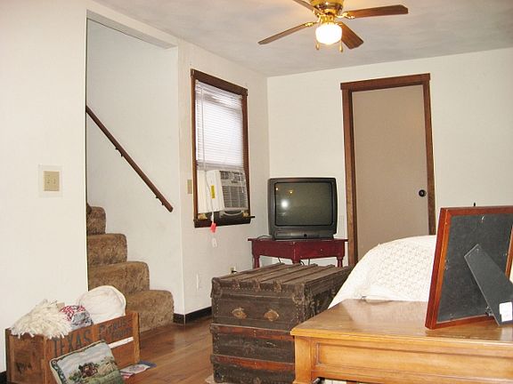 2nd image of 306 N Logan St