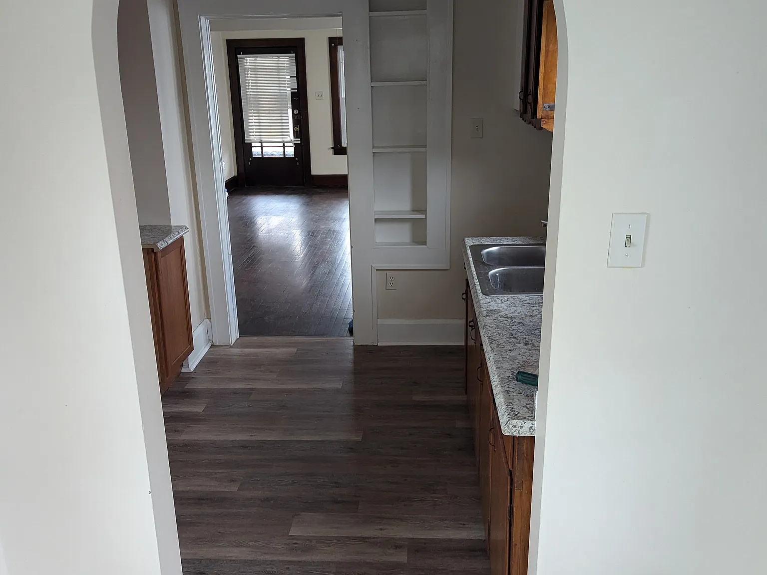 2 bed, 817 sqft, $900 — Photo 4