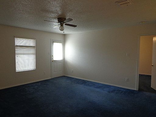 3rd image of 205 Crystalwood Dr