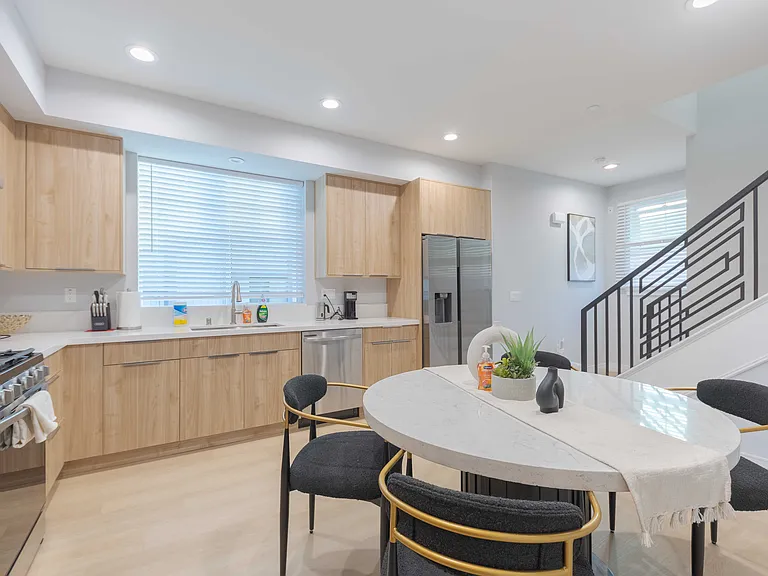 123 S Marguerita Ave #B — Photo 10
