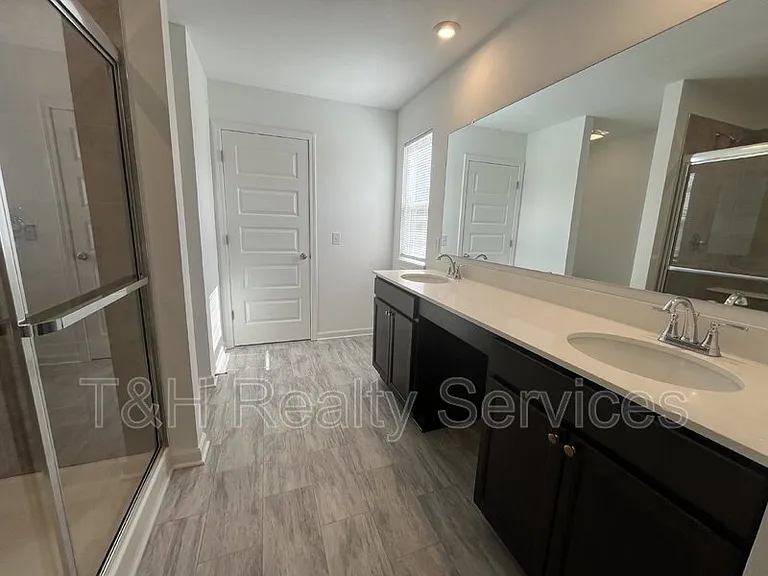 4801 Summerfield Dr — Photo 36