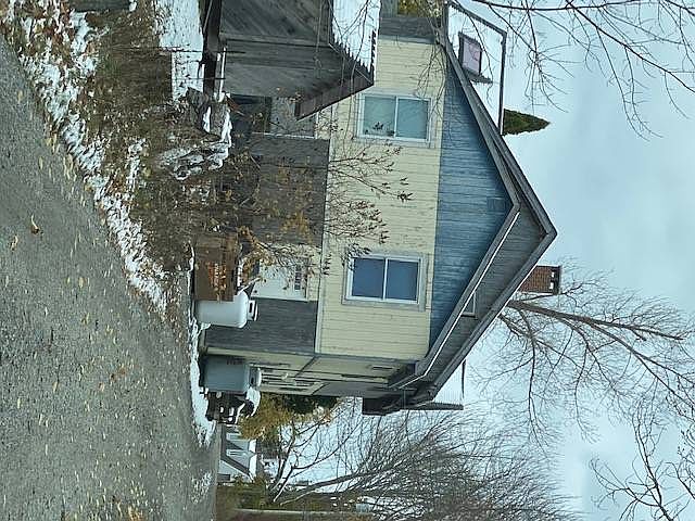 2nd image of 25 Long And Winding Rd